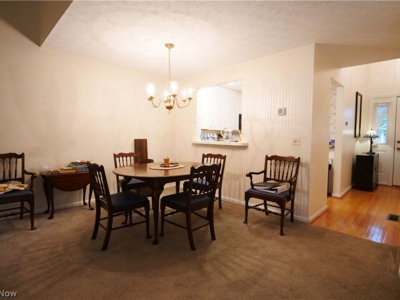 115 Ledbury Circle NE, Canton, OH 44721 Photo 9