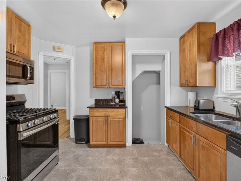 4517 Wetzel Avenue, Cleveland, OH 44109 Photo 4