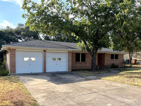 11401 Indianhead DR, Austin, TX 78753