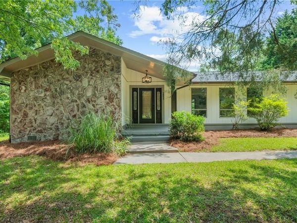 2053 Deerfield Run , Snellville, GA 30078
