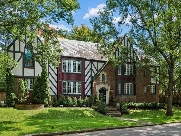 392 Rhoads Avenue , Columbus, OH 43205
