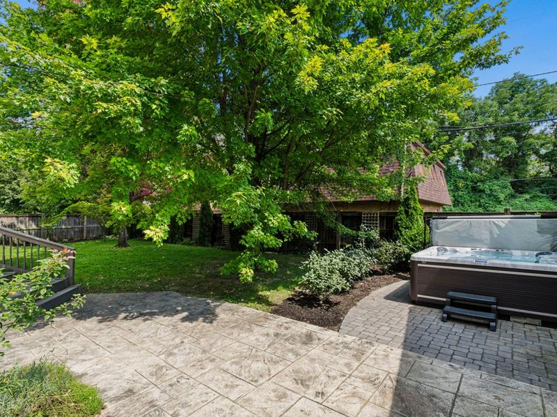 392 Rhoads Avenue, Columbus, OH 43205 Photo 24