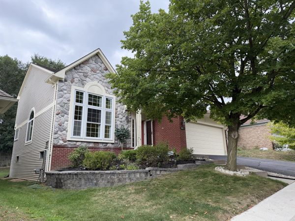 34763 Pickford Drive, Farmington Hills, MI 48335