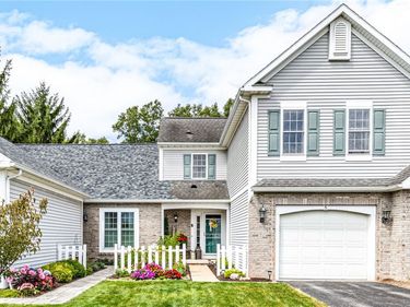 5 Foxe Commons , Rochester, NY 14624