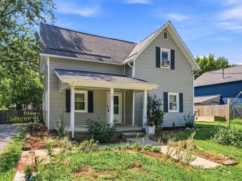 109 W Taylor Street , Ashley, OH 43003 Photo 2