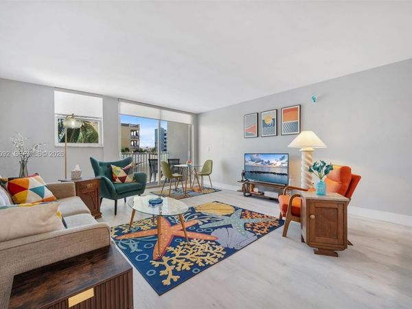 211 S Ocean Dr, Unit 302, Hollywood, FL 33019