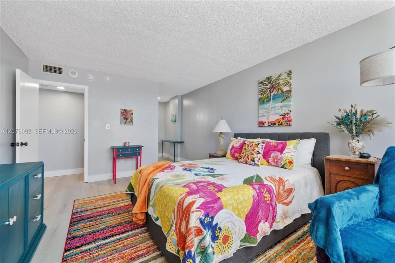 211 S Ocean Dr, Unit 302, Hollywood, FL 33019 Photo