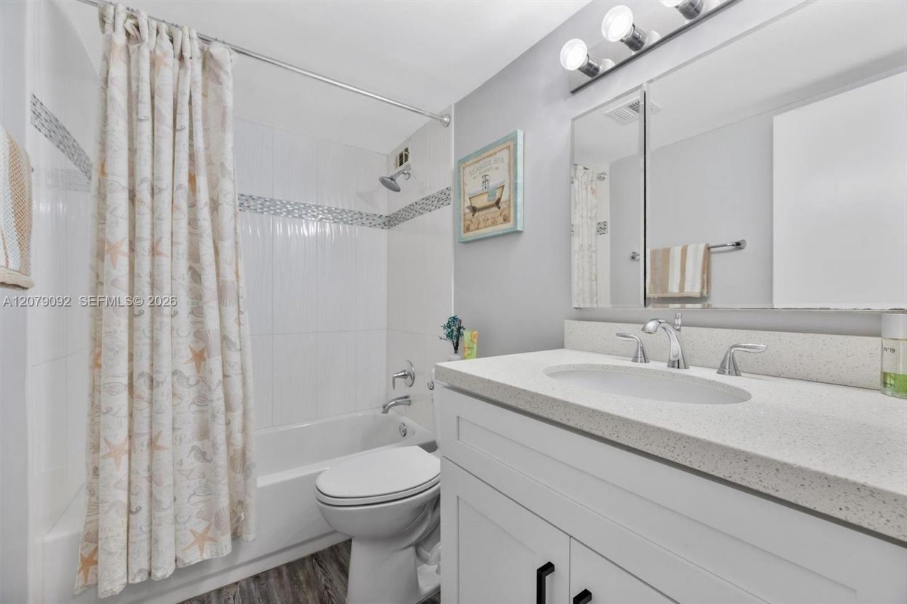 211 S Ocean Dr, Unit 302, Hollywood, FL 33019 Photo