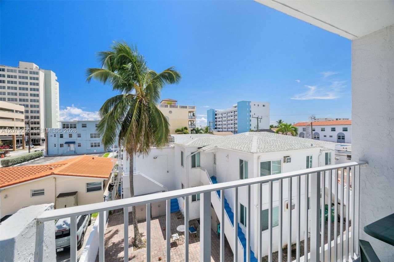 211 S Ocean Dr, Unit 302, Hollywood, FL 33019 Photo
