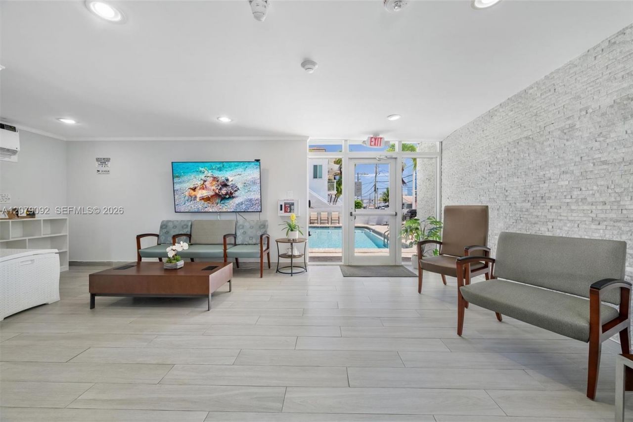 211 S Ocean Dr, Unit 302, Hollywood, FL 33019 Photo