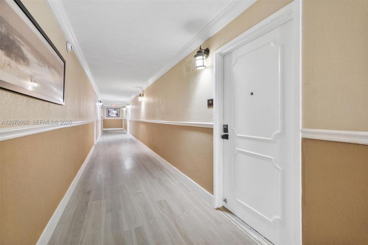 211 S Ocean Dr, Unit 302, Hollywood, FL 33019 Photo