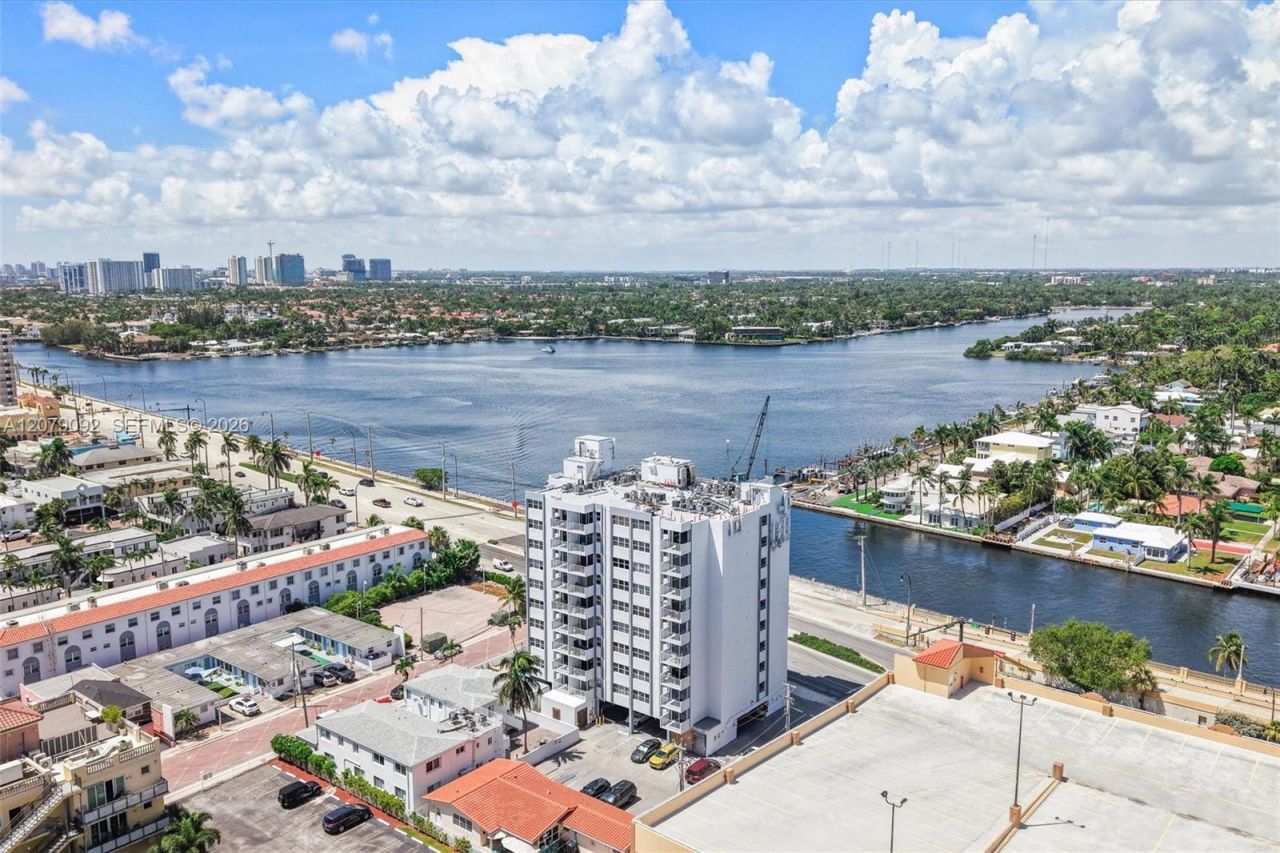211 S Ocean Dr, Unit 302, Hollywood, FL 33019 Photo