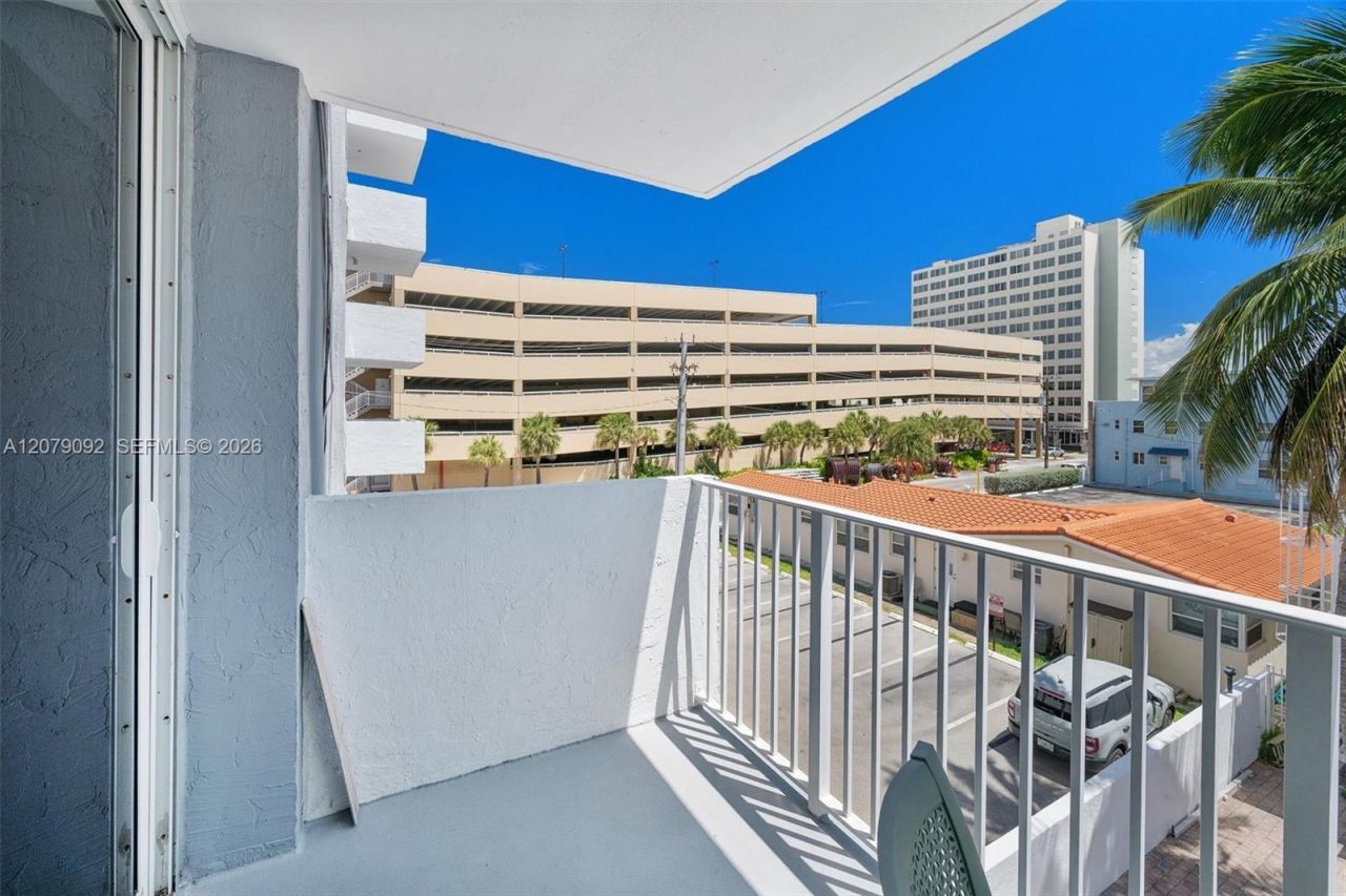 211 S Ocean Dr, Unit 302, Hollywood, FL 33019 Photo