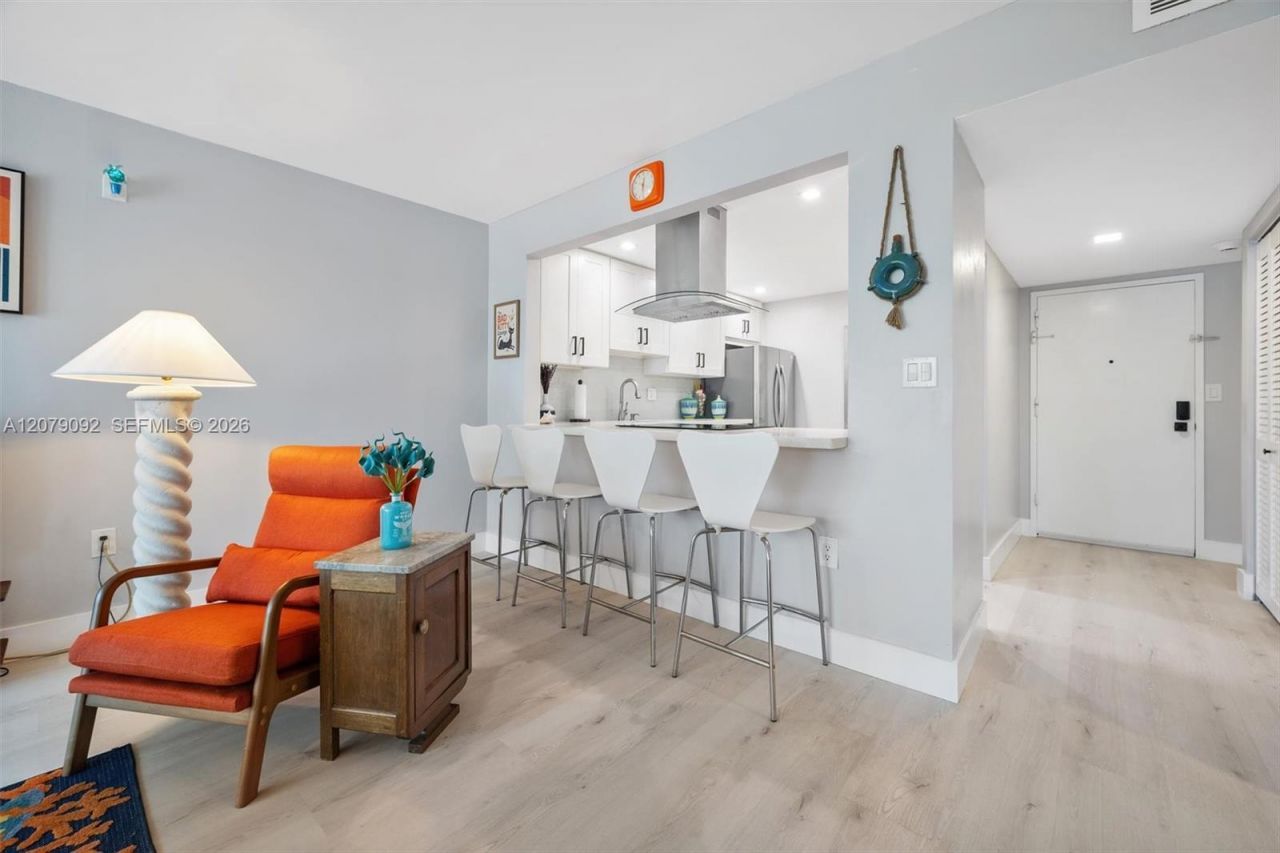 211 S Ocean Dr, Unit 302, Hollywood, FL 33019 Photo