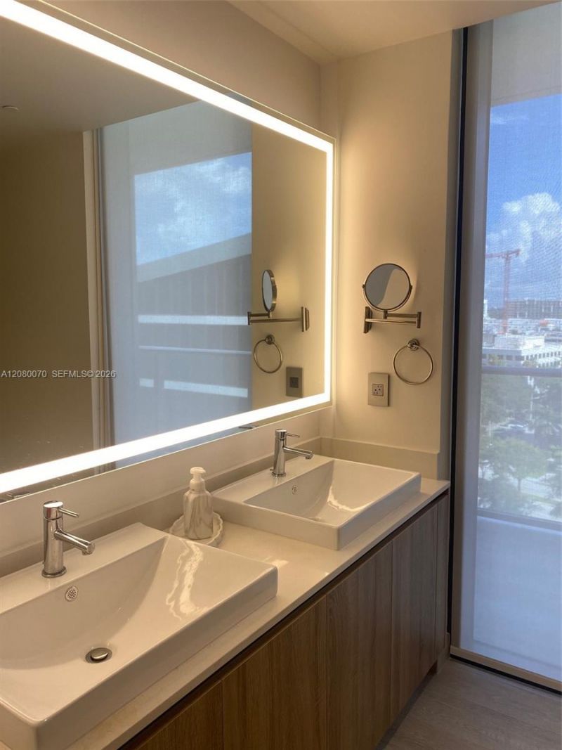 2960 NE 207th St, Unit 1005, Aventura, FL 33180 Photo