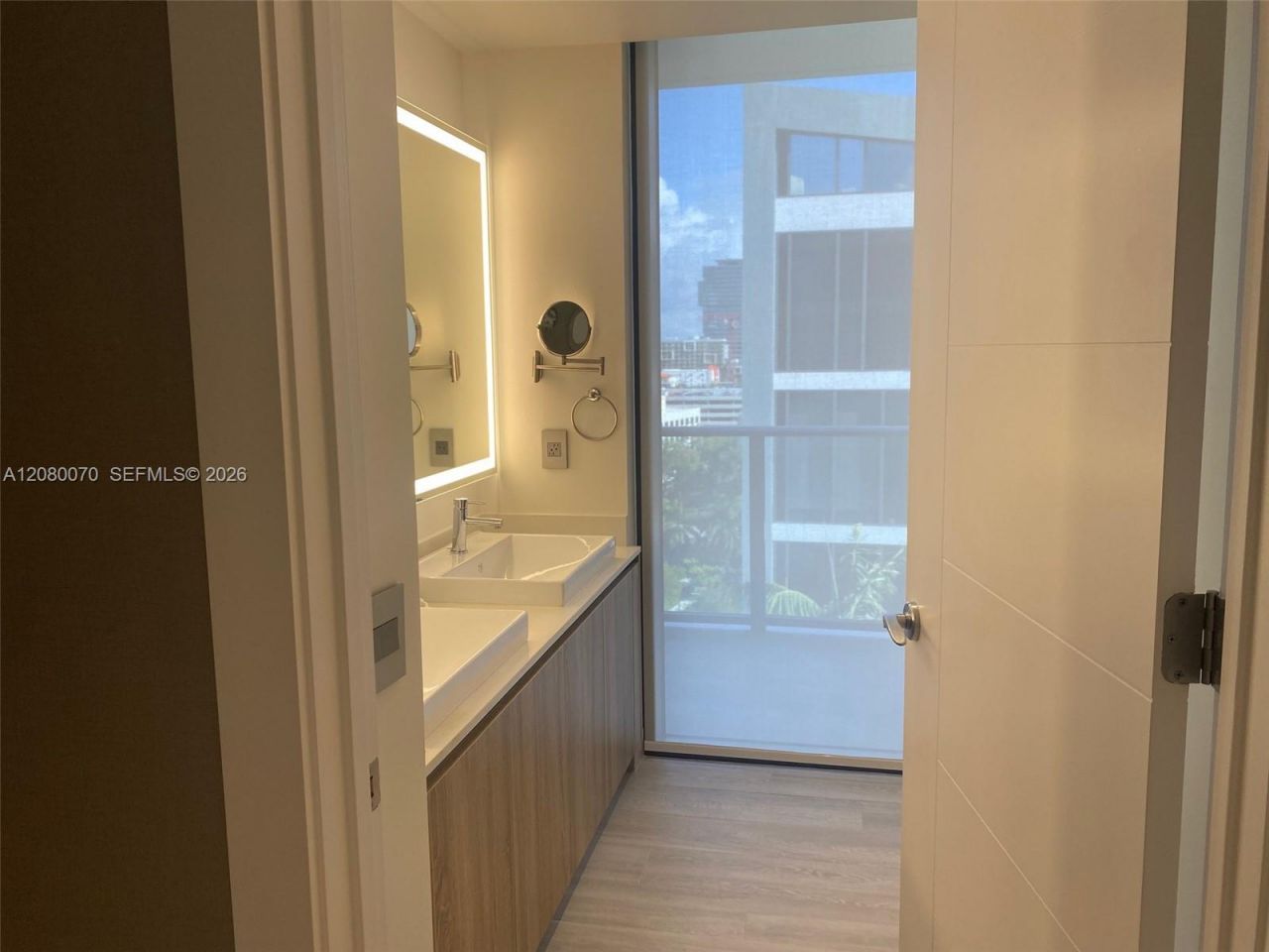 2960 NE 207th St, Unit 1005, Aventura, FL 33180 Photo