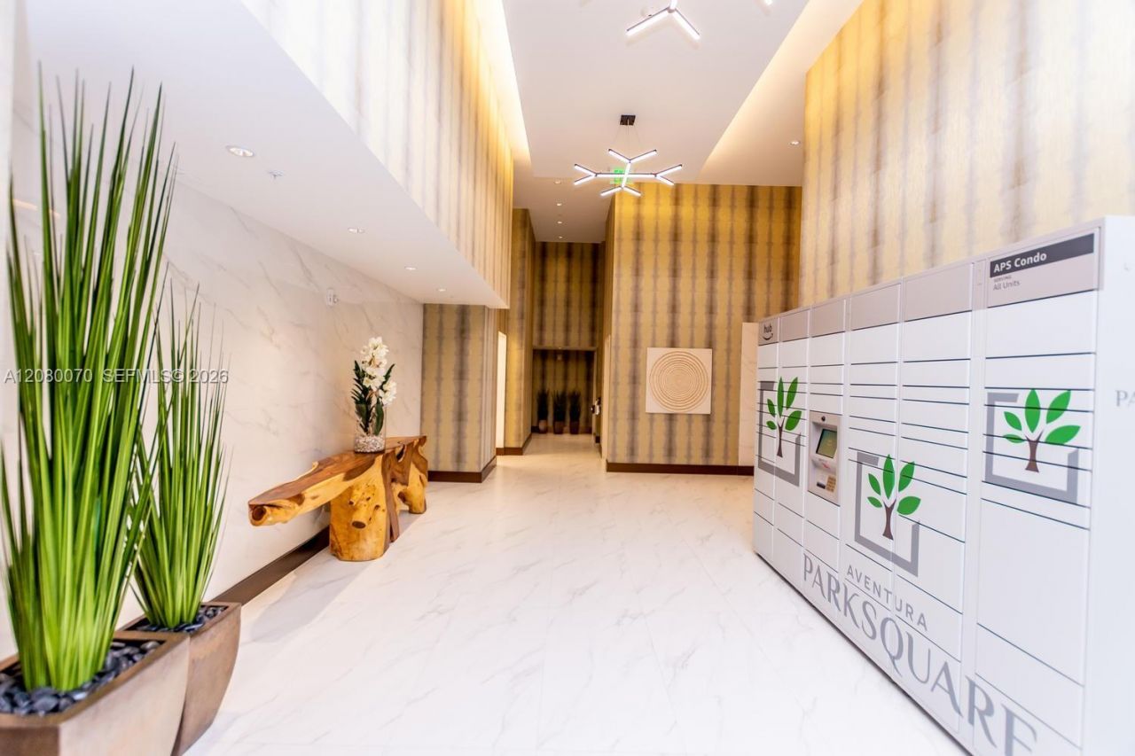 2960 NE 207th St, Unit 1005, Aventura, FL 33180 Photo