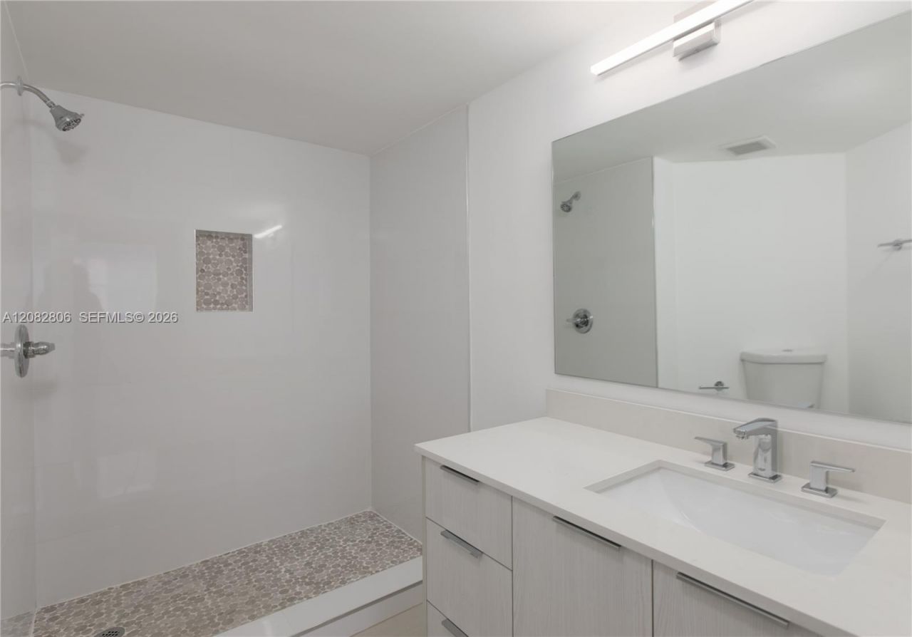 10241 NW 9 Street Cir , Unit 109-5, Miami, FL 33172 Photo