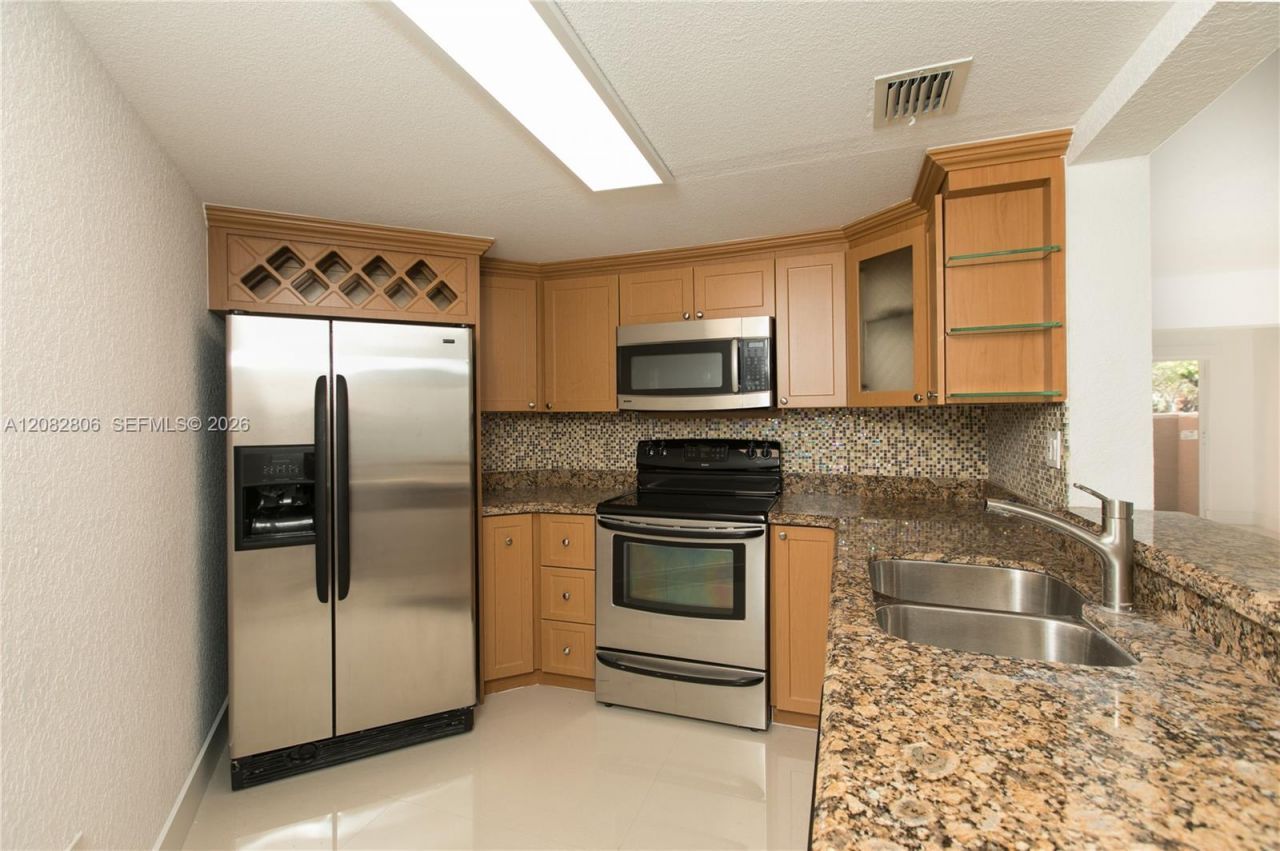 10241 NW 9 Street Cir , Unit 109-5, Miami, FL 33172 Photo