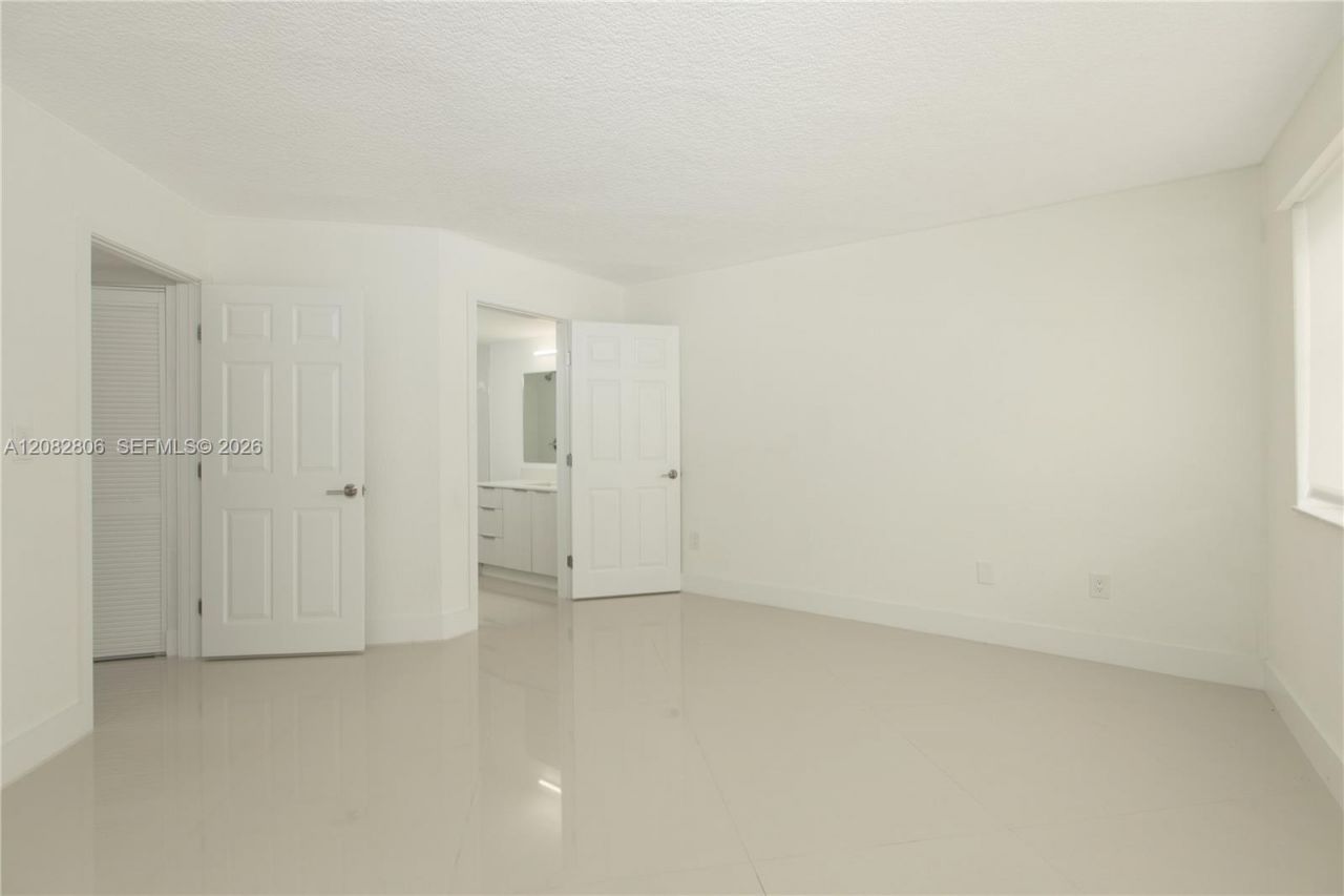 10241 NW 9 Street Cir , Unit 109-5, Miami, FL 33172 Photo