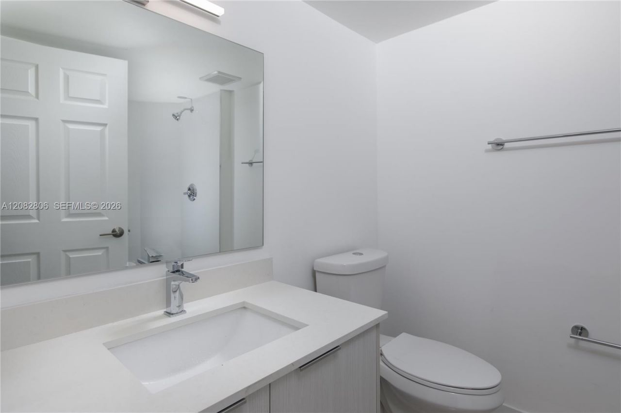10241 NW 9 Street Cir , Unit 109-5, Miami, FL 33172 Photo