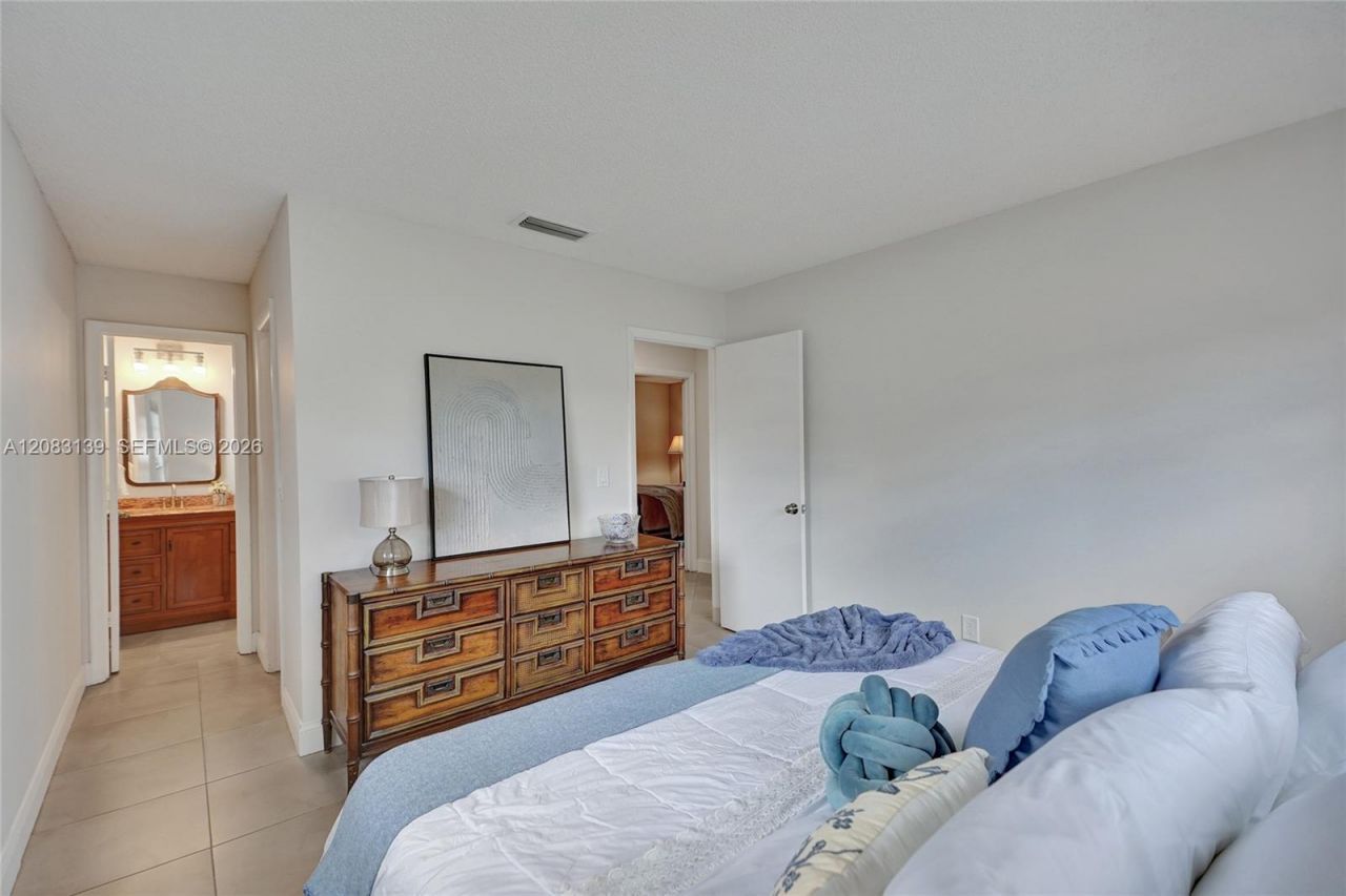 10214 SW 26th Ter , Miami, FL 33165 Photo