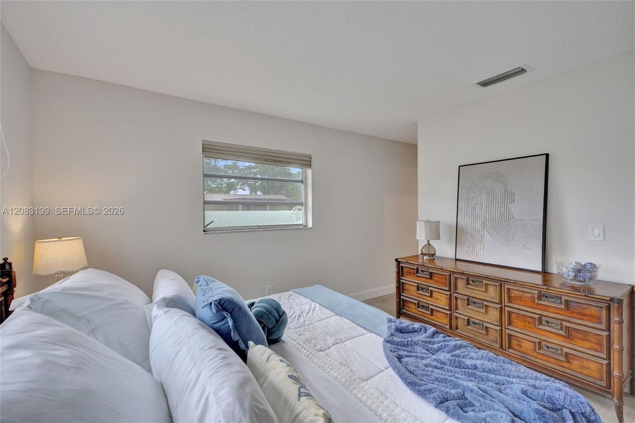 10214 SW 26th Ter, Miami, FL 33165 Photo