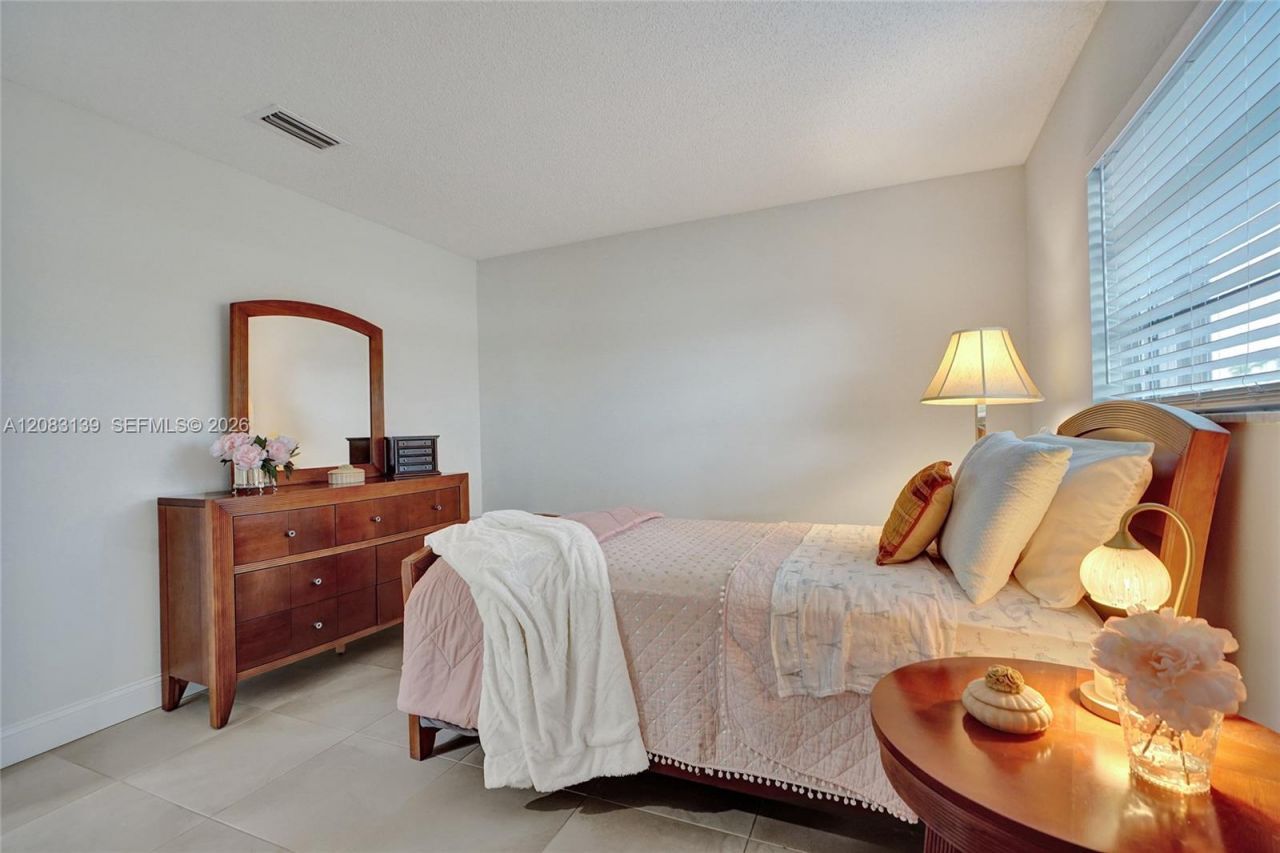 10214 SW 26th Ter , Miami, FL 33165 Photo
