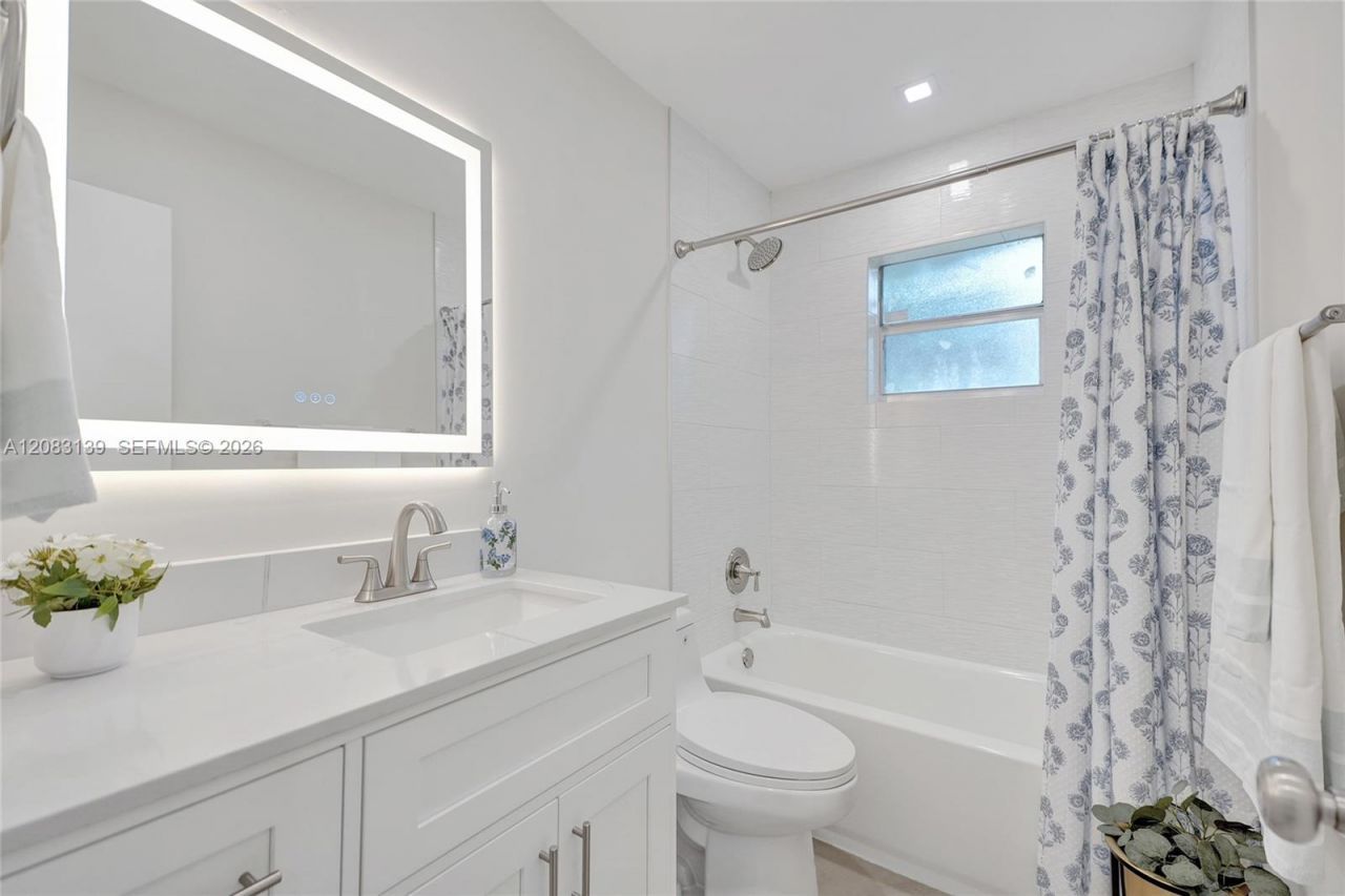 10214 SW 26th Ter, Miami, FL 33165 Photo