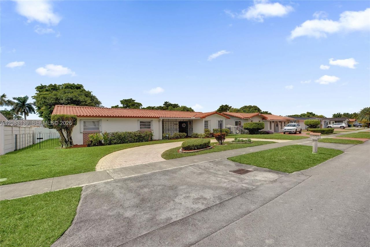 10214 SW 26th Ter, Miami, FL 33165 Photo