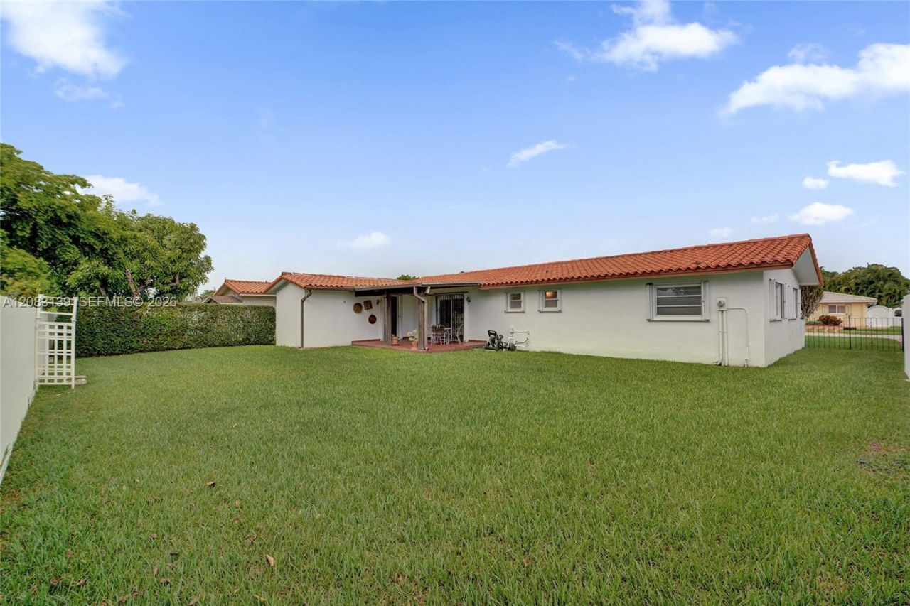 10214 SW 26th Ter , Miami, FL 33165 Photo