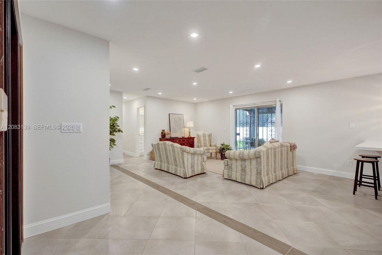 10214 SW 26th Ter, Miami, FL 33165 Photo