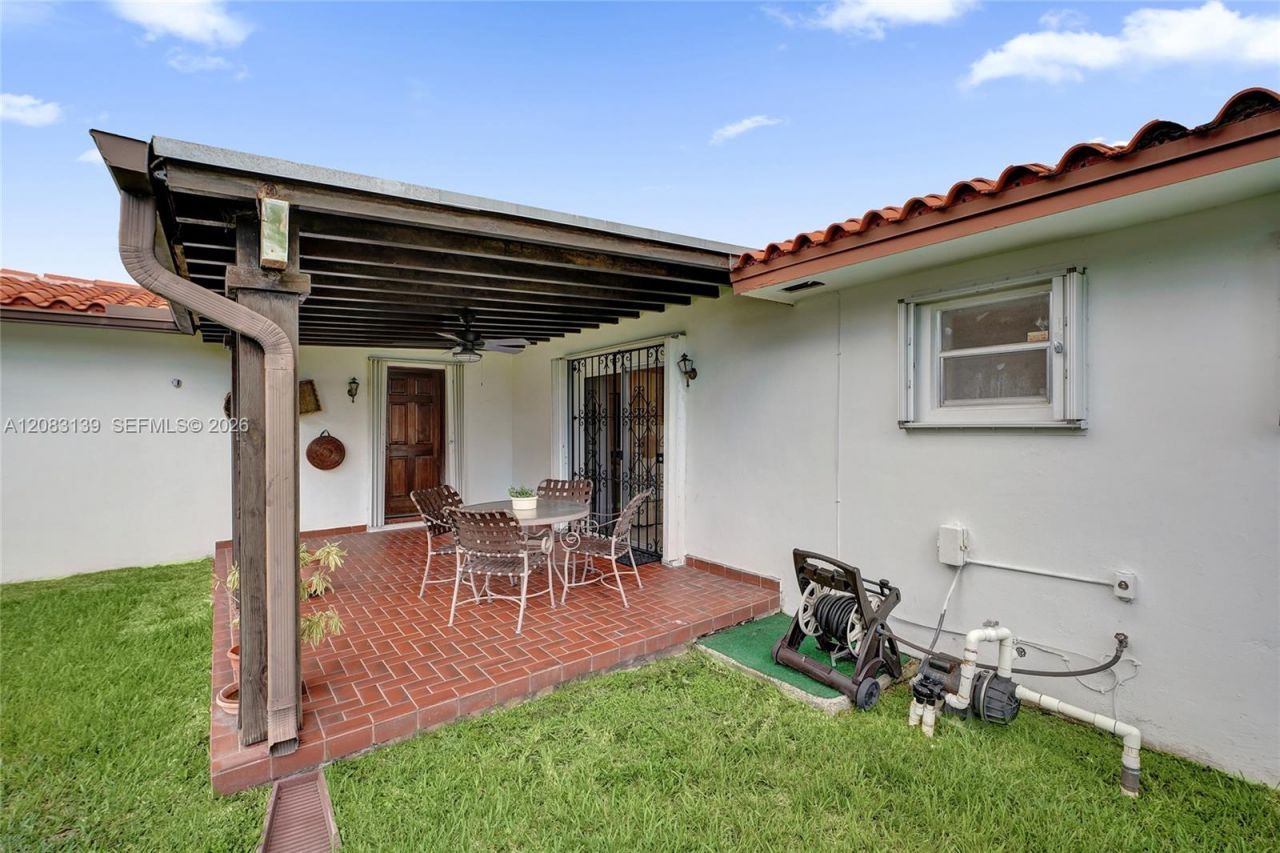 10214 SW 26th Ter , Miami, FL 33165 Photo