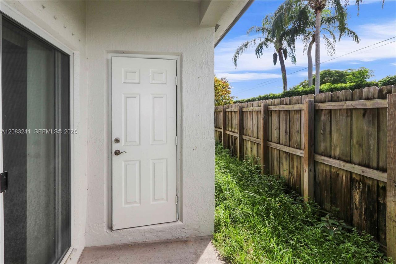 2324 SE 23rd Rd, Unit 2324, Homestead, FL 33035 Photo