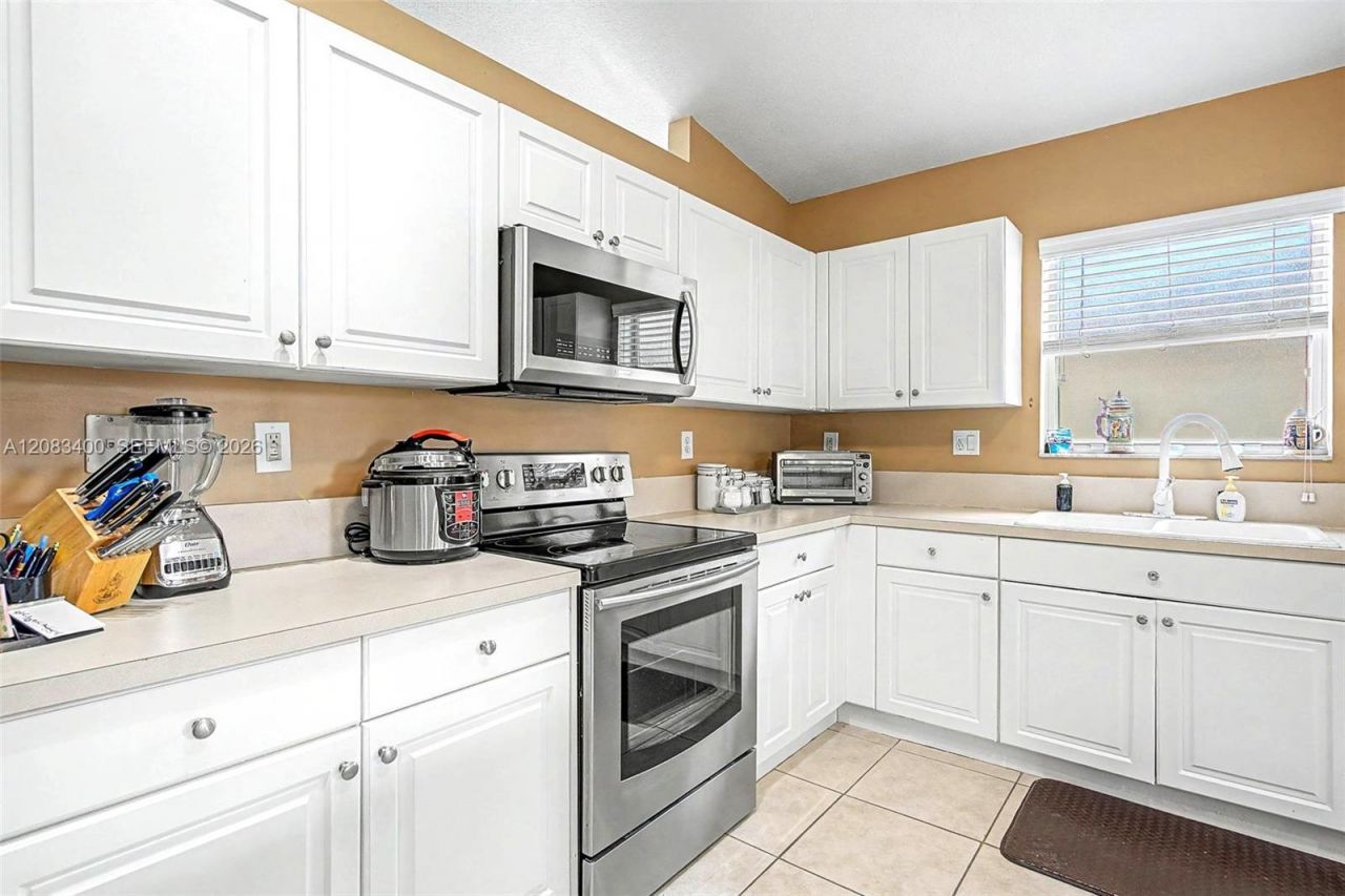 14033 SW 155 Ct , Miami, FL 33196 Photo