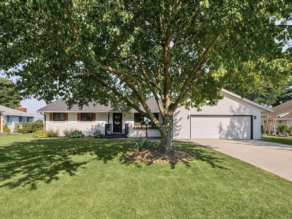 65 Chestnut Court, Champaign, IL 61822