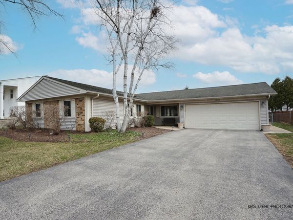 1806 Portsmouth Lane, Schaumburg, IL 60194