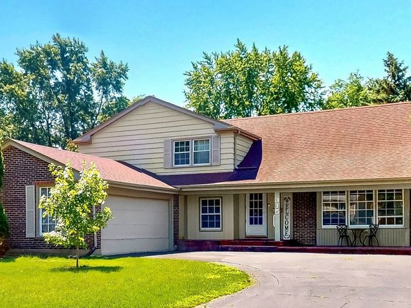 315 E Reseda Parkway, Palatine, IL 60067