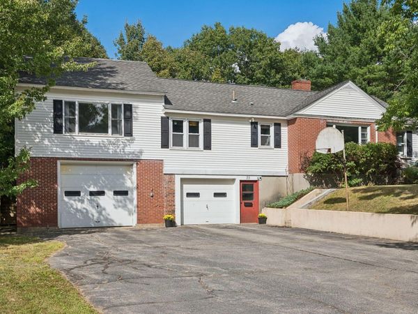 25 Mayflower Road , Hallowell, ME 04347