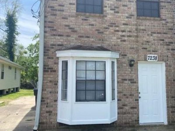 7238 WARFIELD Street , New Orleans, LA 70126