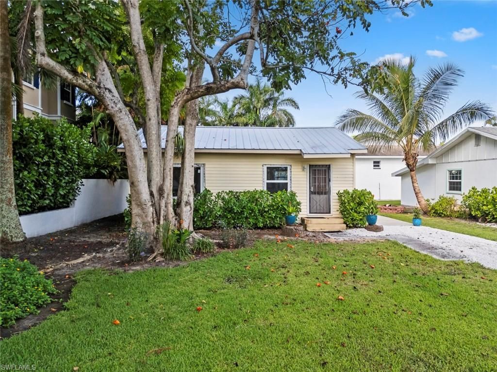 560 9th Ave S, Naples, FL 34102 Photo