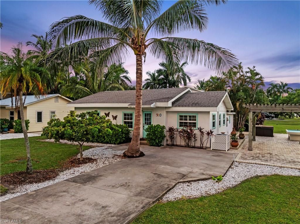 560 9th Ave S, Naples, FL 34102 Photo