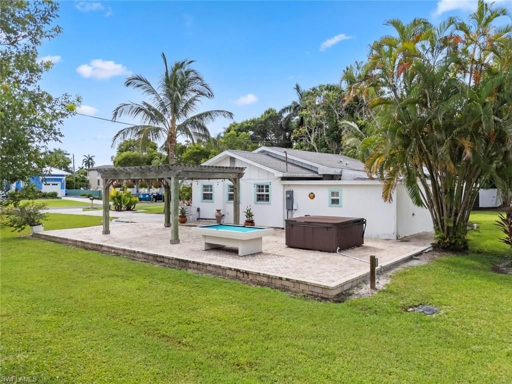560 9th Ave S, Naples, FL 34102 Photo