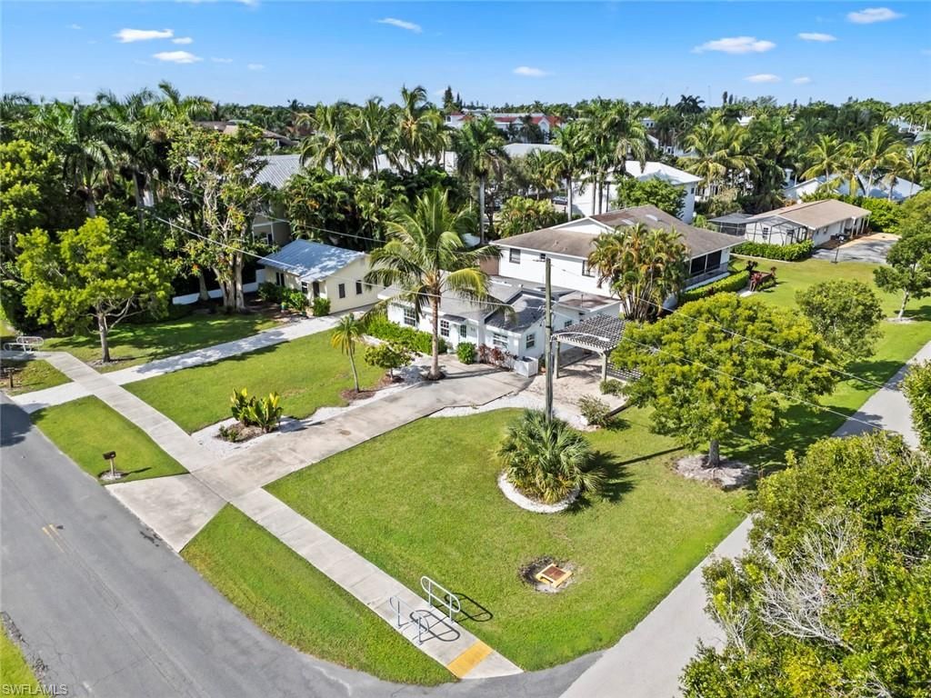 560 9th Ave S, Naples, FL 34102 Photo