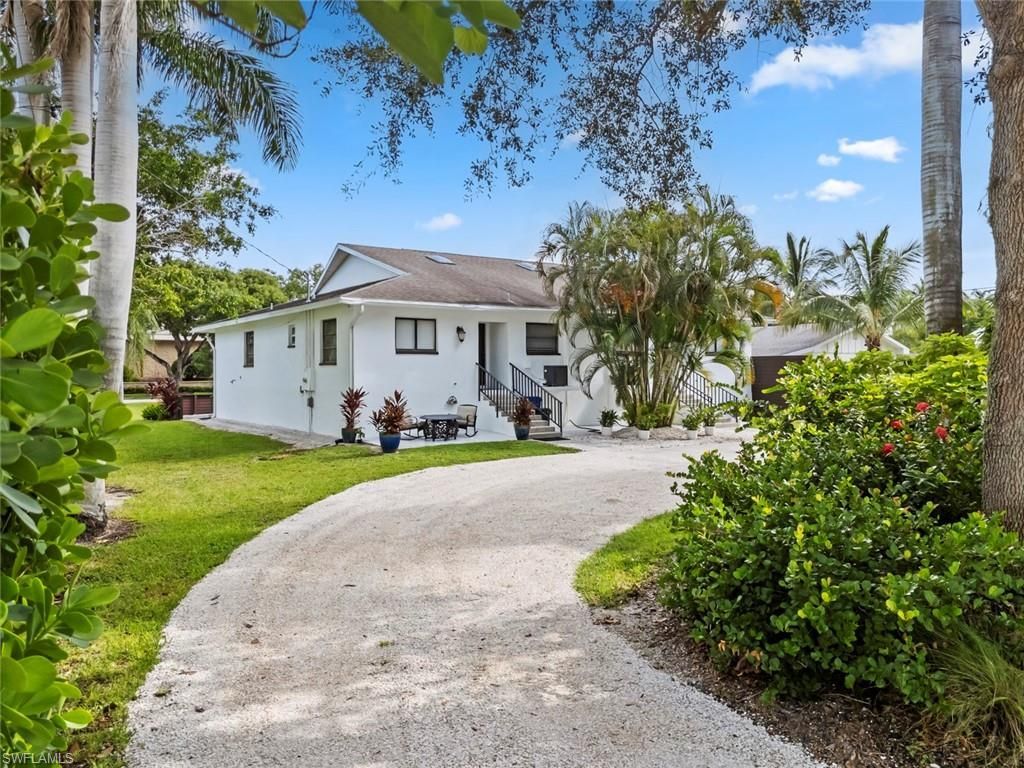 560 9th Ave S, Naples, FL 34102 Photo