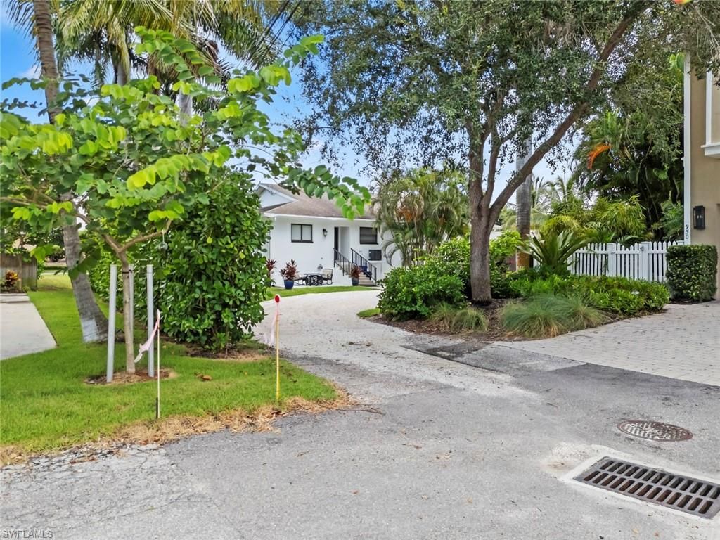 560 9th Ave S, Naples, FL 34102 Photo
