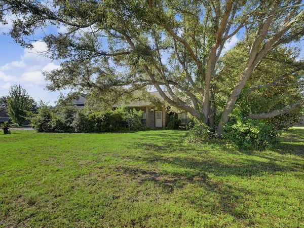 2619 Barefoot Creek Circle, Navarre, FL 32566