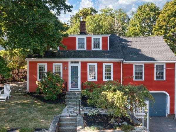 24 Mount Pleasant St, Rockport, MA 01966