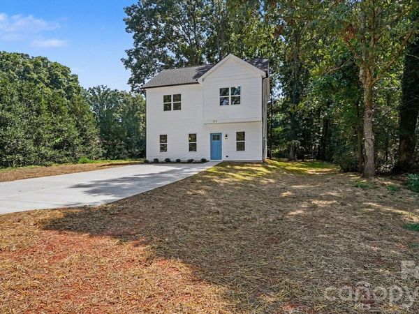 113 Little John Road , Statesville, NC 28625