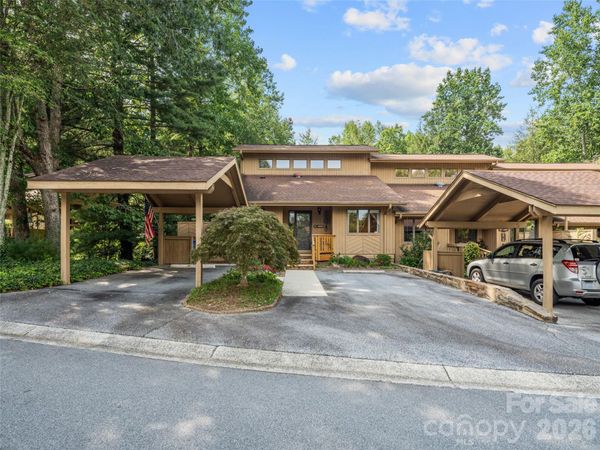 405 Red Oak Drive , Hendersonville, NC 28791